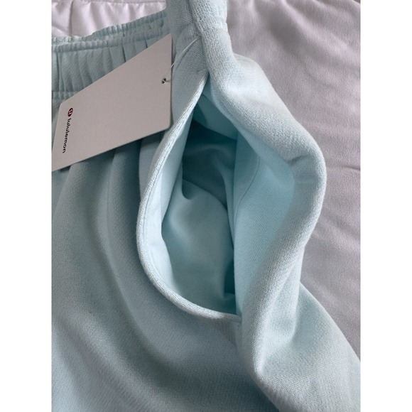 New Lululemon Scuba Oversized MR Short 7" Graphic Women's Size Large Light Blue - Picture 5 of 11